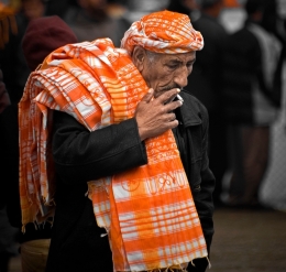 The man selling scarf 