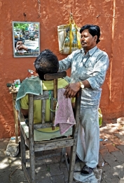 Street barber 