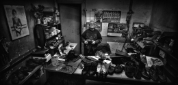 The shoemaker Francesco in his laboratory 