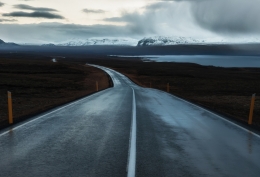 DRIVING IN ICELAND 