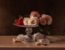 Still life with roses and strawberries 