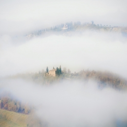under the tuscan fog 