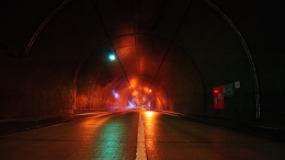 Night tunnel 