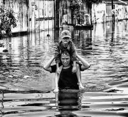 children and floods 