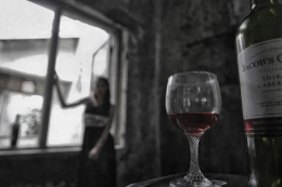 Women and Red Wine 