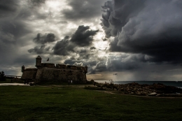 Castelo do Queijo debaixo da tempestade 
