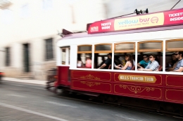 SIGHTSEEING TOUR BY LISBON 