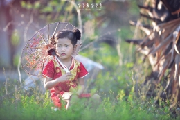 little girl on chinese dress 