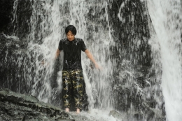 Nusakake waterfall 