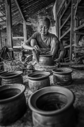 pottery maker 