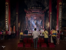The Prayer in the temple 