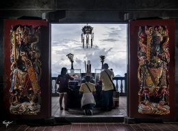 The Prayer in the temple 