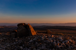 Ocaso en el dolmen. 