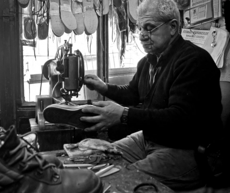 The shoe repairer-2 