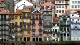 Casas à beira rio 