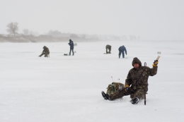 ice fishing 