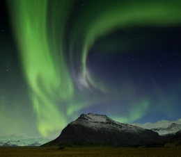 loop in the sky (Iceland) 