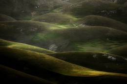 Proiezioni di luce sui monti Sibillini 