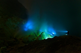 Hunting Blue Fire Ijen Mountain 