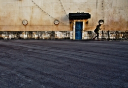 blue door 