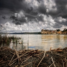 Turbulent atmosphere and chromatic of spring 