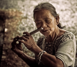 The nose flute playing 