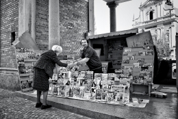  Newsstand 