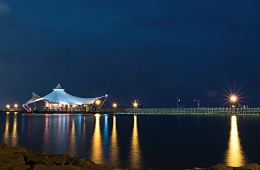 Blue hour @ Le Bridge ,Ancol 