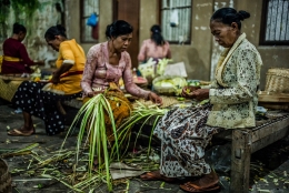 Balinese Women 