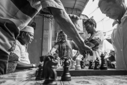 play chess street 