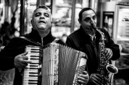 Street musicians 