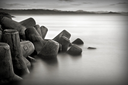 Seascape with tetrapods 