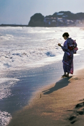 Sea and woman 