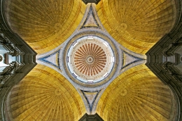 MONUMENTAL CEILING 