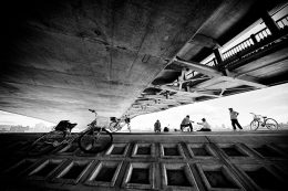 Scene under the bridge 