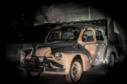 Renault 4Cv  (Joaninha) 