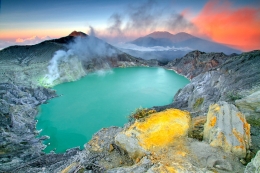 Wonderful of Ijen Crater 