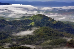 FAJAR DI TENGGERAN 