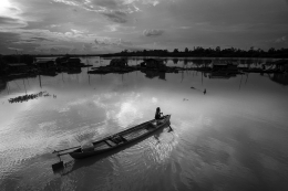 mendayung sampan 