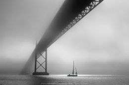 Sailing in mist II 