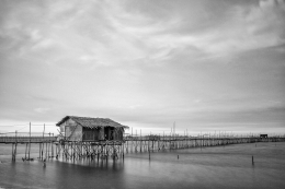 Huts Over The Sea 