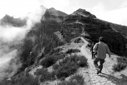 MOUNTAINS EXPLORERS 