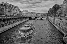 Passeando no Sena - Paris 