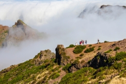 Por cima das nuvens 