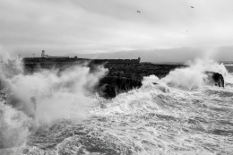 GIGANTIC WAVES 