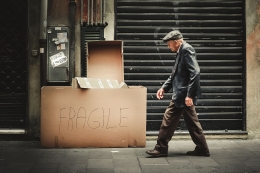 fragile 