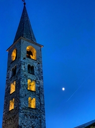 Campanile e luna 