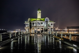 Jetty in the rain 