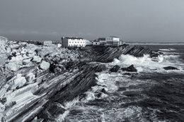 THE HOUSES ON THE CLIFF - BALEAL 