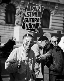 Paz sim, Guerra não___ 